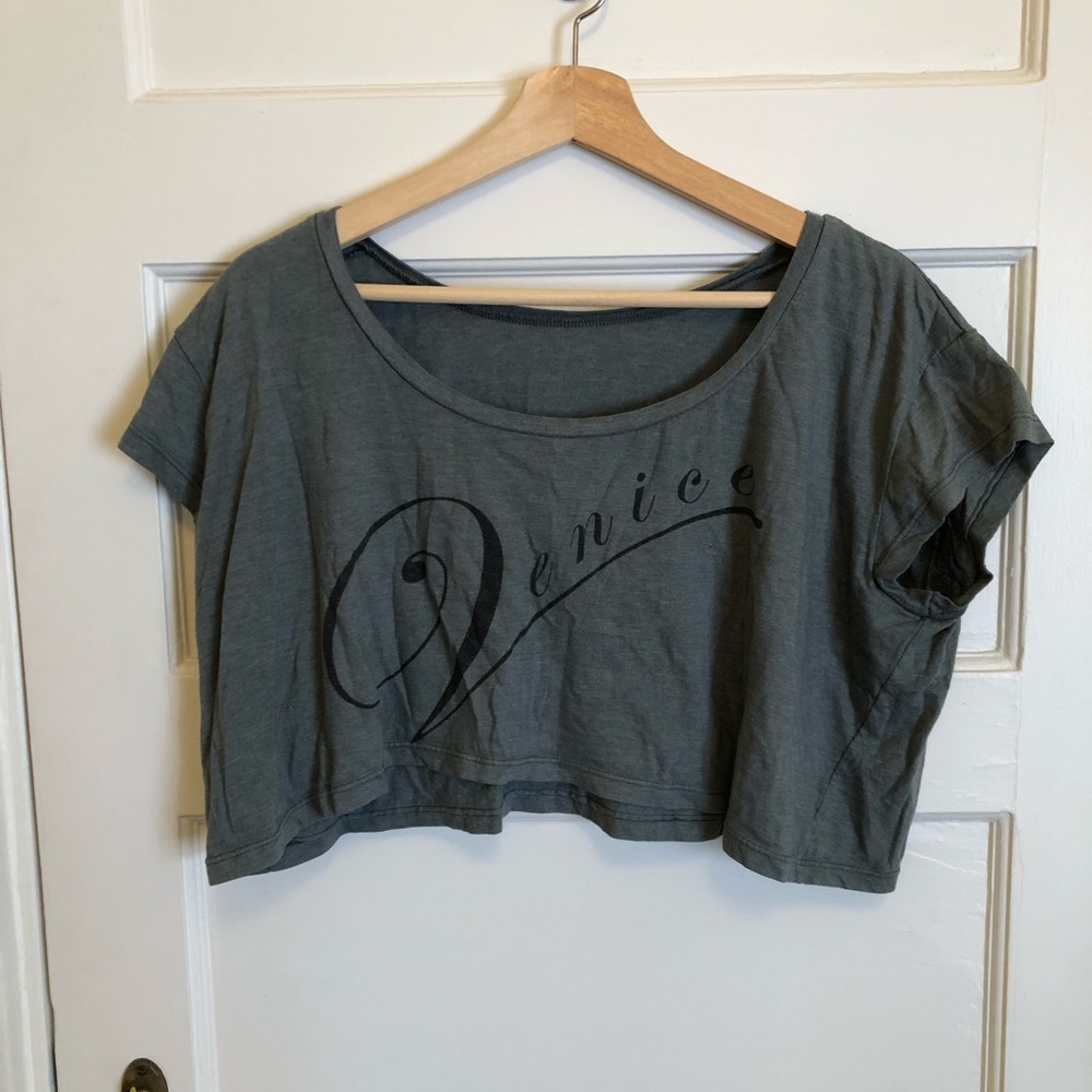 Venice graphic tee crop top green short sleeve